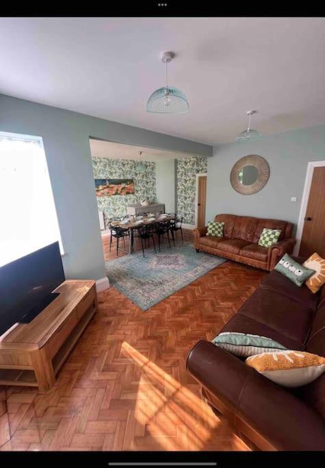 Spacious Semi-Detached Southsea House, Free Parking On Drive Portsmouth Exterior foto