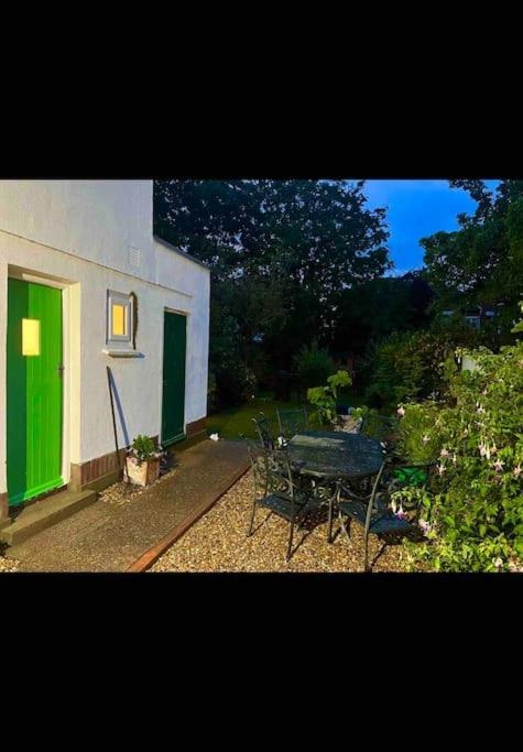Spacious Semi-Detached Southsea House, Free Parking On Drive Portsmouth Exterior foto