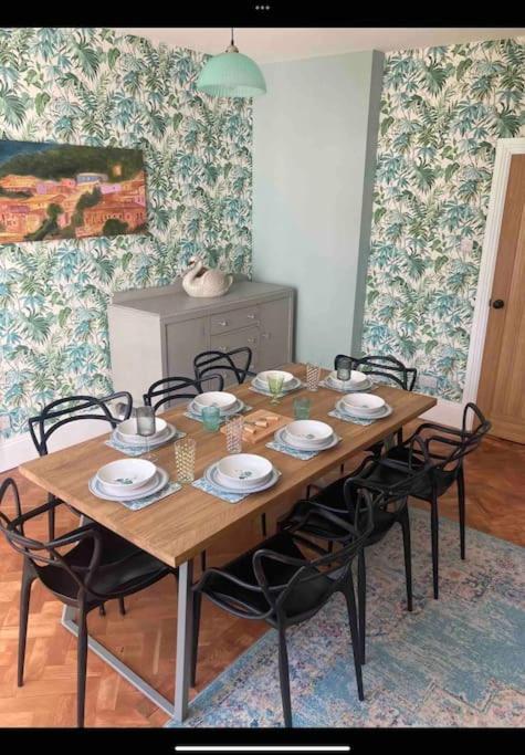 Spacious Semi-Detached Southsea House, Free Parking On Drive Portsmouth Exterior foto
